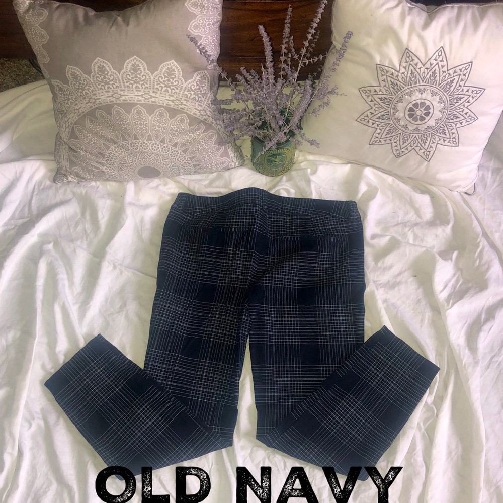OLD NAVY - SZ 10 DK. BLUE/WHITE PIXIE PANTS